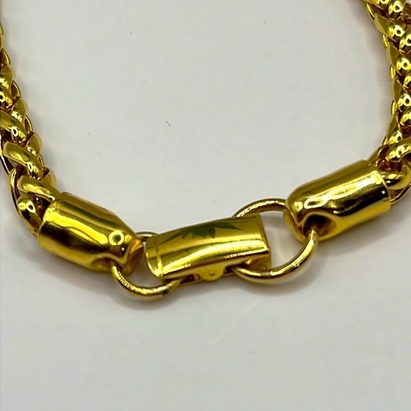 Gold Wheat Bracelet 7” Medium weight stackable fold over clasp closure Mobwife - Picture 6 of 8